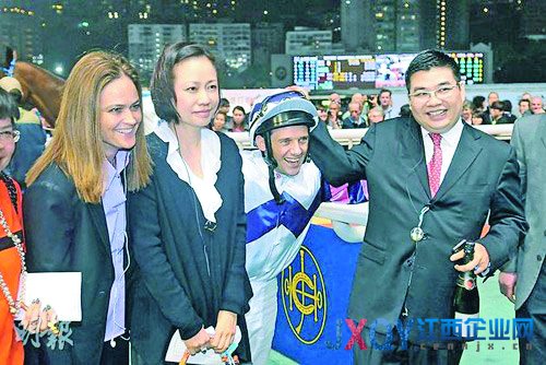 香港一百億富商被女友砍百余刀殺死 頭幾被砍斷