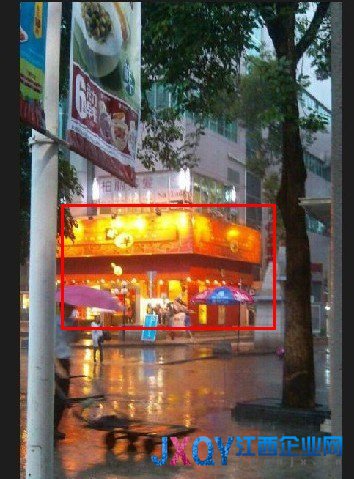 媒體曝深圳“90后”女孩當(dāng)街給乞丐喂飯系炒作(圖)