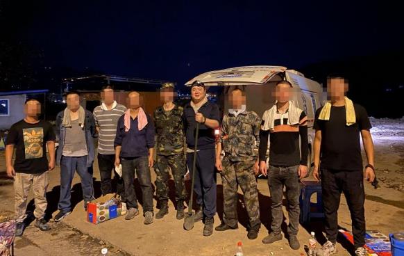 阻擊山火 國(guó)壽人沖鋒在前線