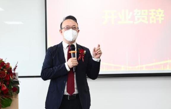 中國平安江西地區(qū)各專業(yè)公司領(lǐng)導(dǎo)共鑒平安人壽江西分公司社區(qū)網(wǎng)格管理部成立